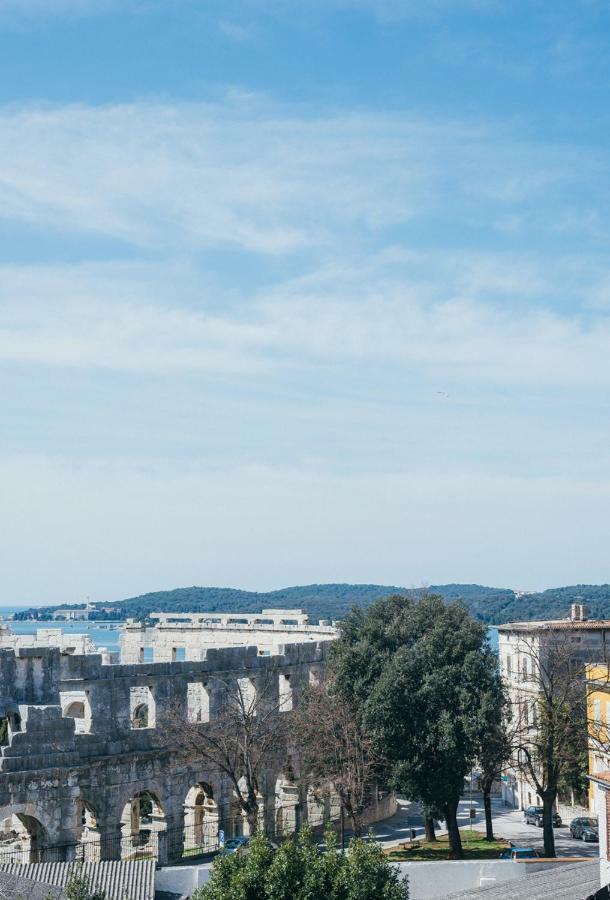 D&L Apartment In Center Pula Exterior photo